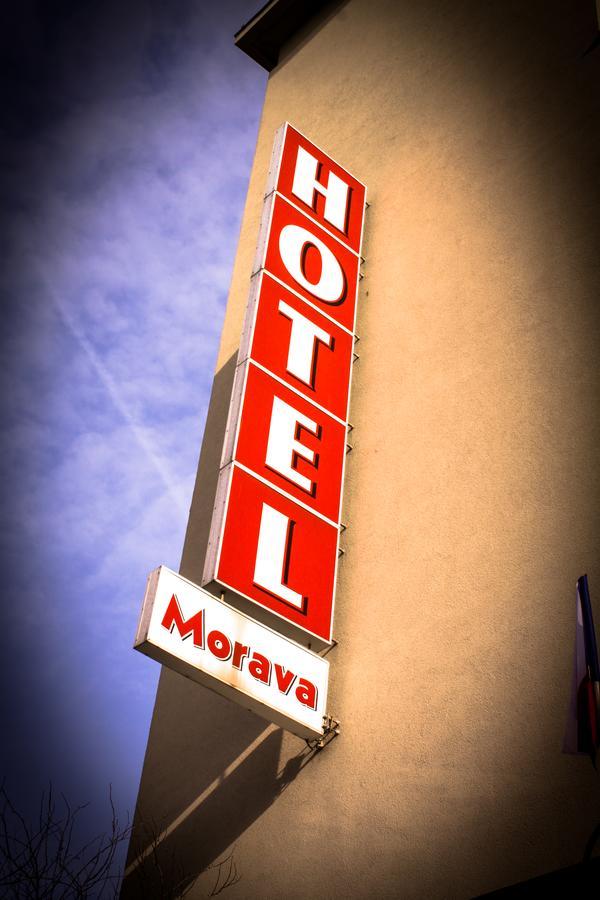 Hotel Morava Uherske Hradiste Exterior foto