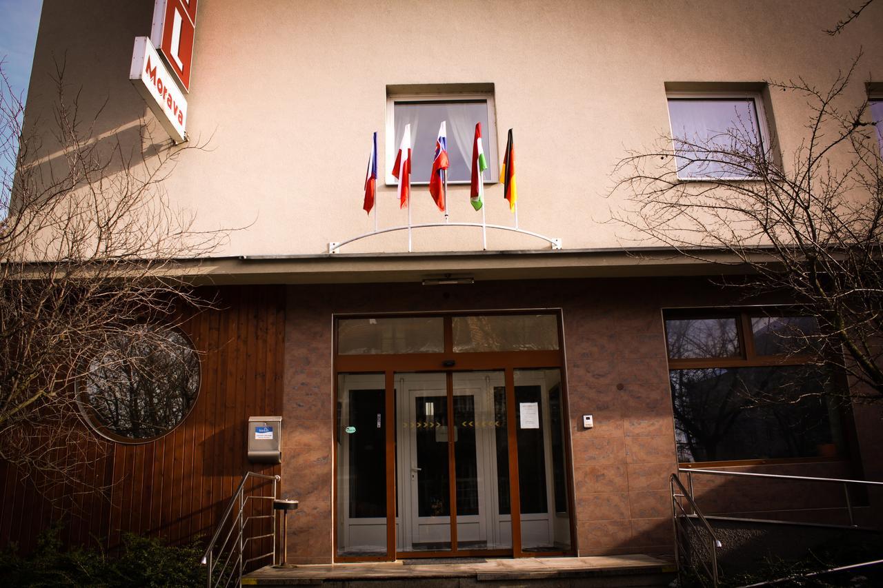 Hotel Morava Uherske Hradiste Exterior foto